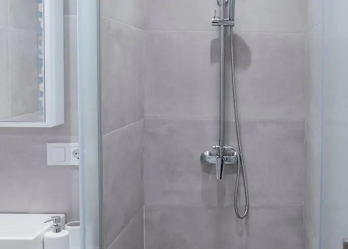 затишок біля площі