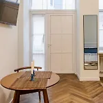 Appartamento затишок біля площі *