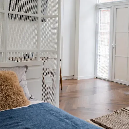 затишок біля площі * Leopoli