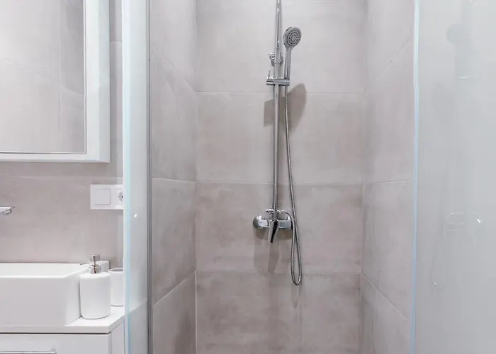 затишок біля площі